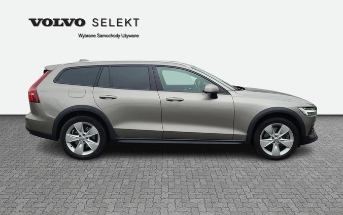 Volvo V60 Cross Country cena 137900 przebieg: 141000, rok produkcji 2020 z Łódź małe 436